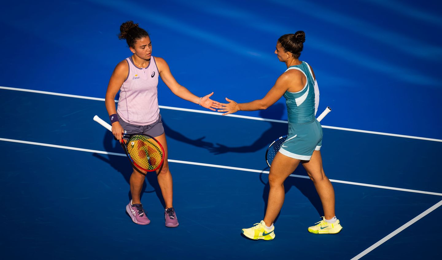 Jasmine_Paolini_Sara_Errani_-_Qatar_TotalEnergies_Open_2025_-_Day_6-DSC_3771